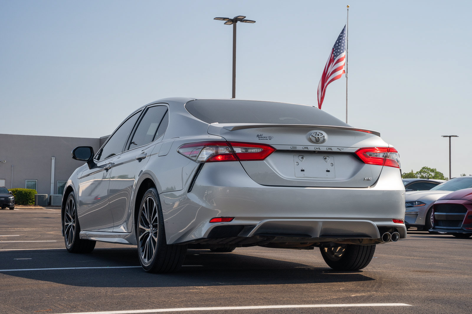 Used 2018 Toyota Camry SE FWD image 5