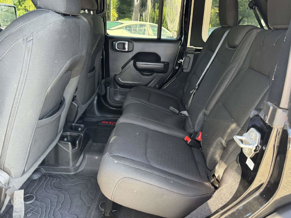 Used 2022 Jeep Wrangler Unlimited Sport AWD/4WD image 18