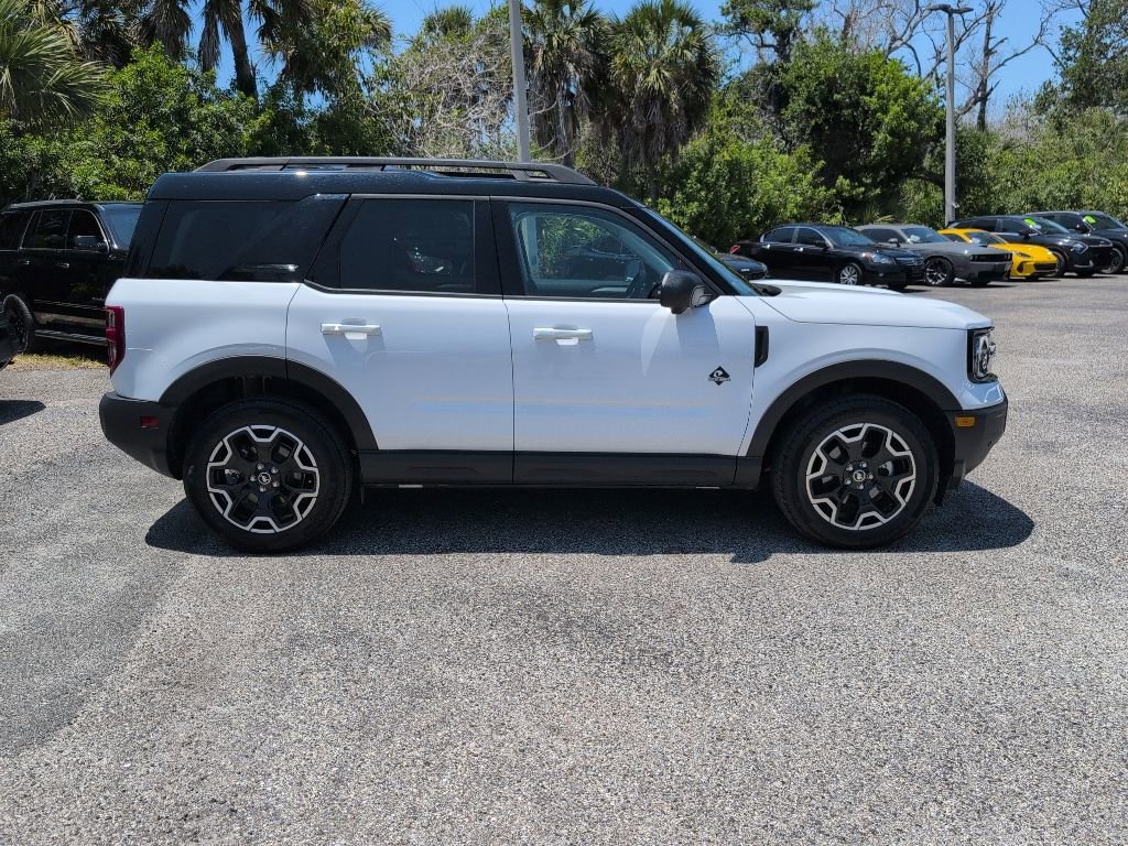 Certified 2025 Ford Bronco Sport Outer Banks w/ Outer Banks Tech Package+ AWD/4WD image 2