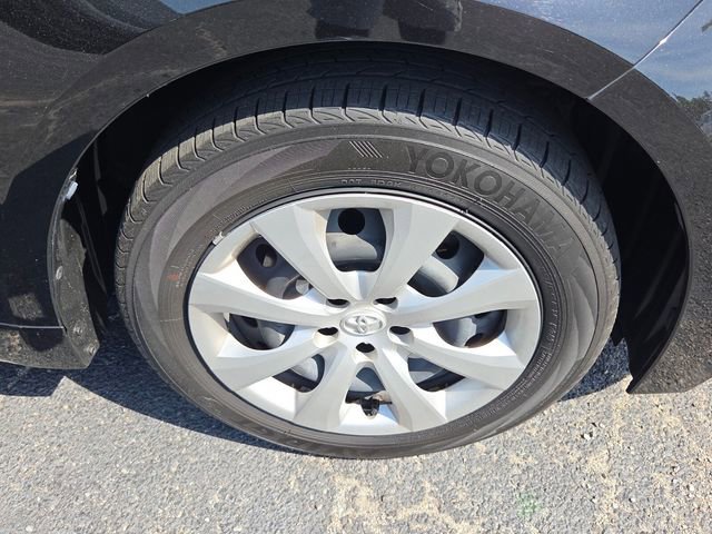 Used 2024 Toyota Corolla LE FWD image 8