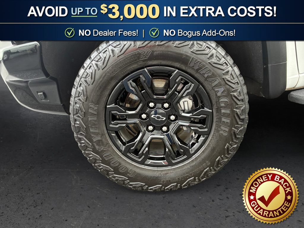 Used 2025 Chevrolet Silverado 1500 ZR2 w/ Technology Package AWD/4WD image 13