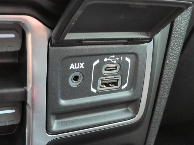 Used 2025 Jeep Gladiator Mojave AWD/4WD image 22