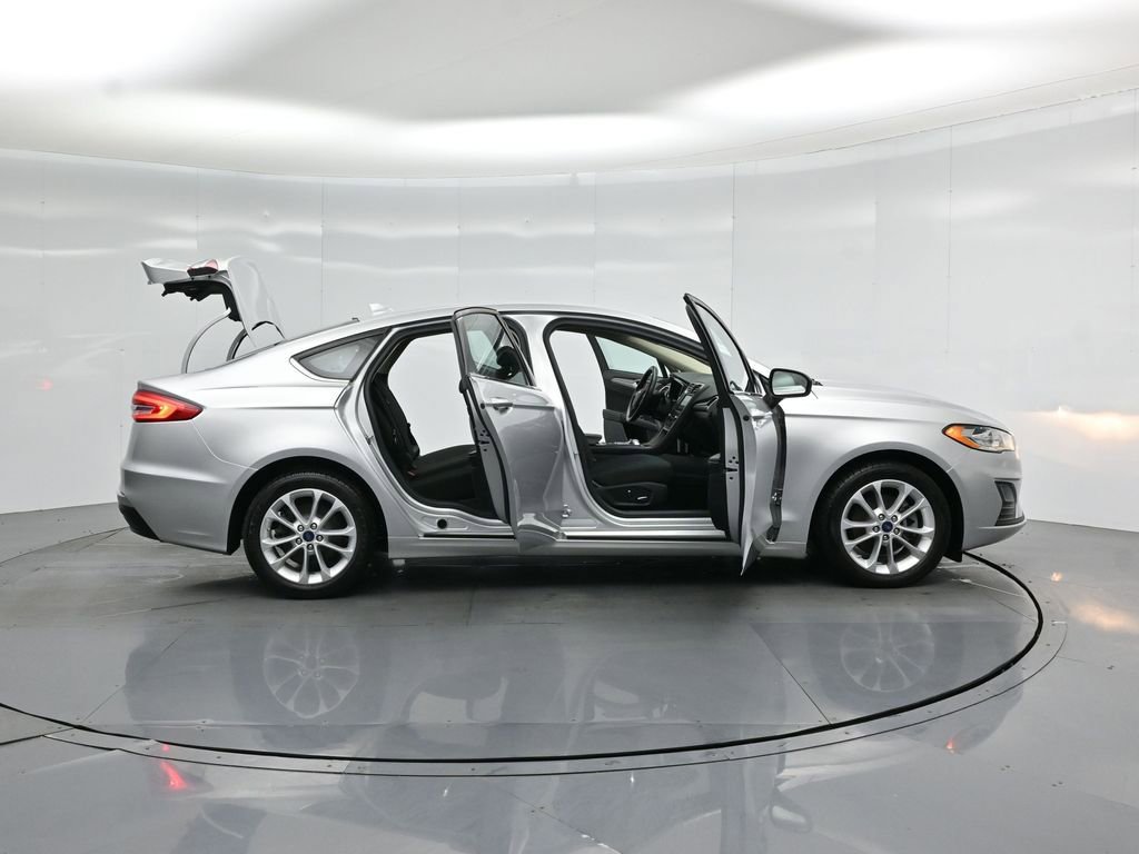 Certified 2019 Ford Fusion SE FWD image 4