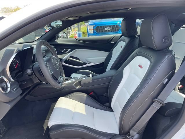 Used 2023 Chevrolet Camaro SS RWD image 9