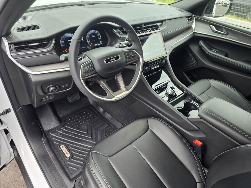 Used 2025 Jeep Grand Cherokee L Limited w/ Trailer Tow Package image 2