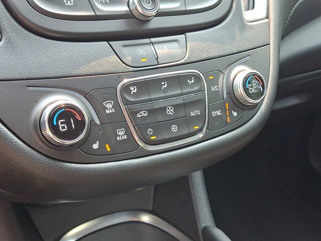 Used 2022 Chevrolet Malibu LT w/ Leather Package FWD image 11