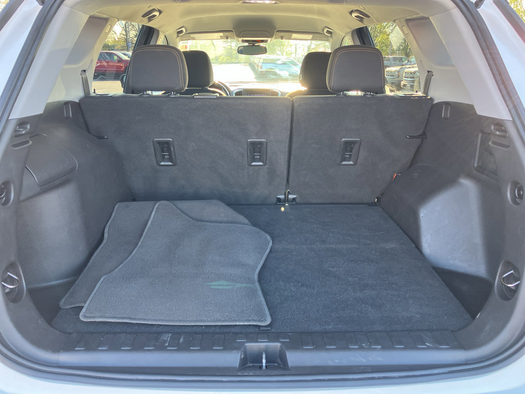 Used 2021 GMC Terrain SLE w/ Elevation Edition image 40