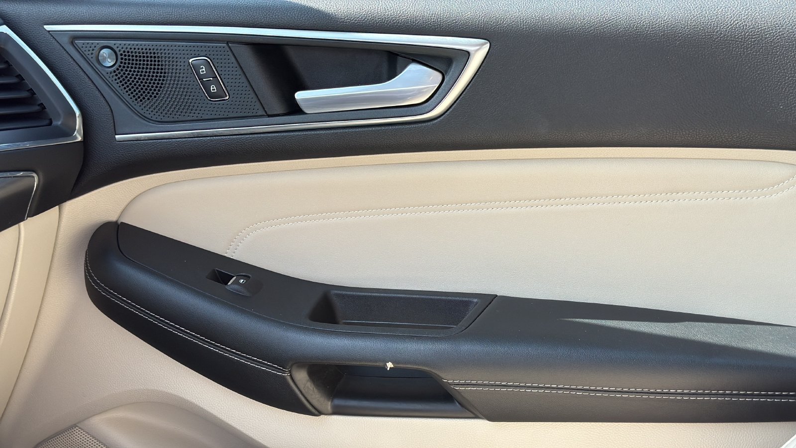 Certified 2024 Ford Edge Titanium AWD/4WD image 23