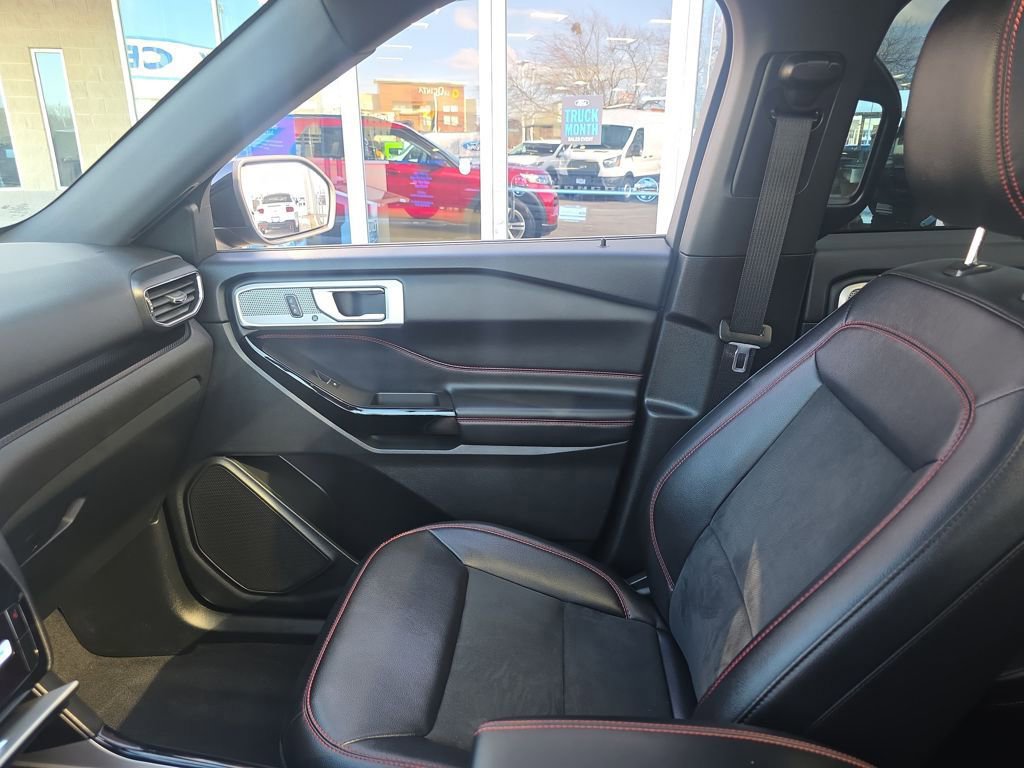 Certified 2023 Ford Explorer ST-Line w/ Class IV Trailer Tow Package AWD/4WD image 33