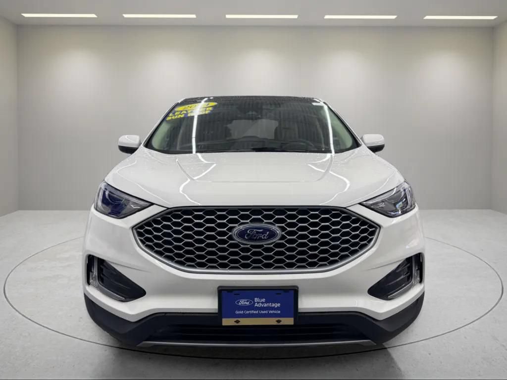 Certified 2024 Ford Edge SEL w/ Convenience Package AWD/4WD image 2