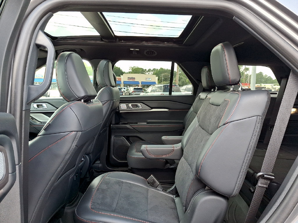 Certified 2025 Ford Explorer ST w/ Sun And Sound Package AWD/4WD image 9