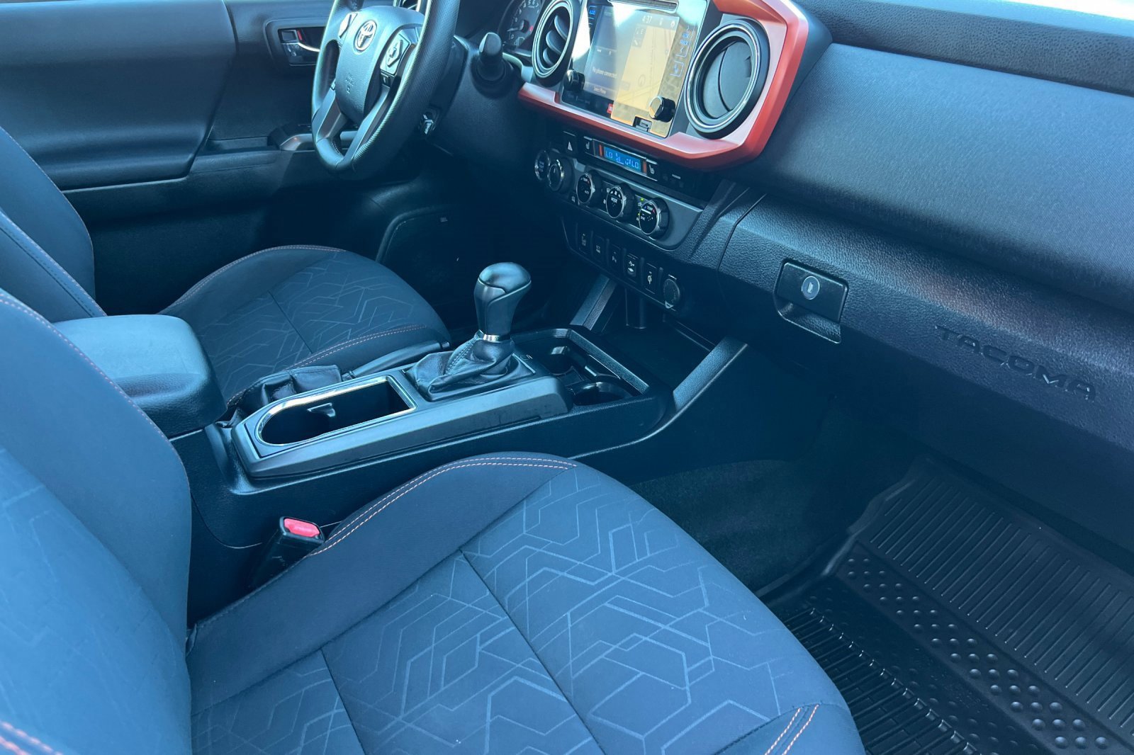 Used 2016 Toyota Tacoma TRD Off-Road image 16