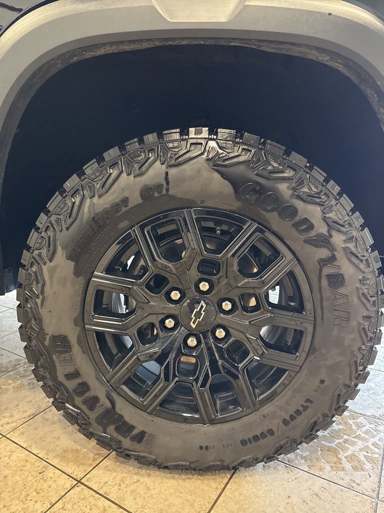 Used 2024 Chevrolet Colorado Trail Boss w/ Technology Package image 7