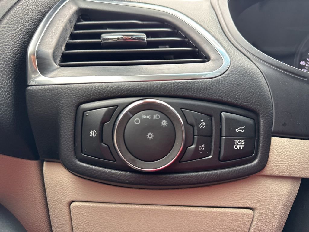 Certified 2024 Ford Edge Titanium image 16