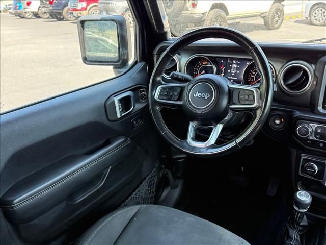 Used 2023 Jeep Wrangler Unlimited Sahara w/ Cold Weather Group AWD/4WD image 11