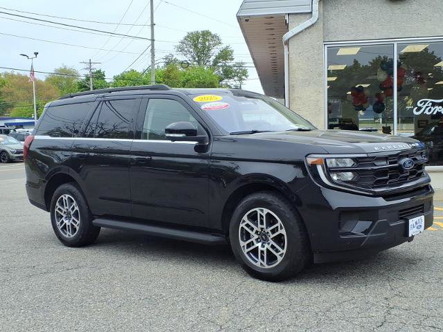 Certified 2025 Ford Expedition Active AWD/4WD image 1