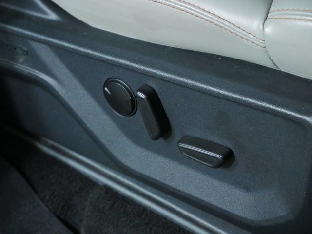 Certified 2025 Ford Expedition Active AWD/4WD image 11