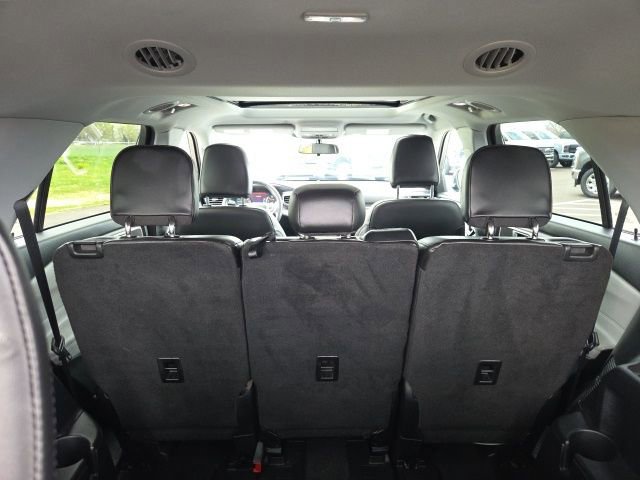 Certified 2022 Ford Explorer XLT w/ Equipment Group 202A image 15