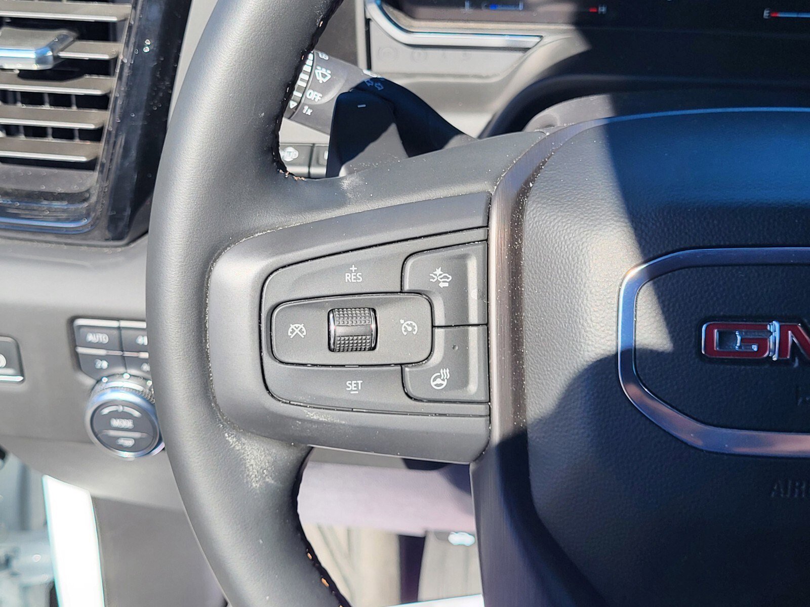 Used 2025 GMC Sierra 1500 AT4 w/ AT4 Premium Package image 29