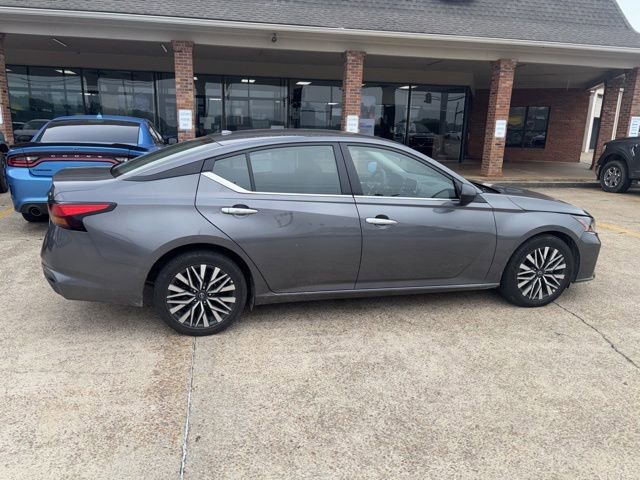 Used 2024 Nissan Altima 2.5 SV FWD image 5