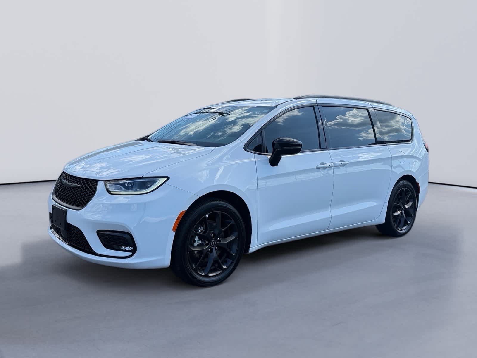 Used 2025 Chrysler Pacifica Limited