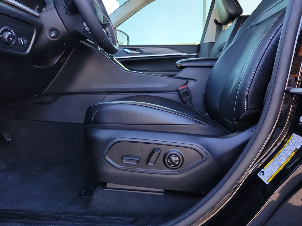 Used 2023 Jeep Grand Cherokee L Limited w/ Luxury Tech Group II AWD/4WD image 19