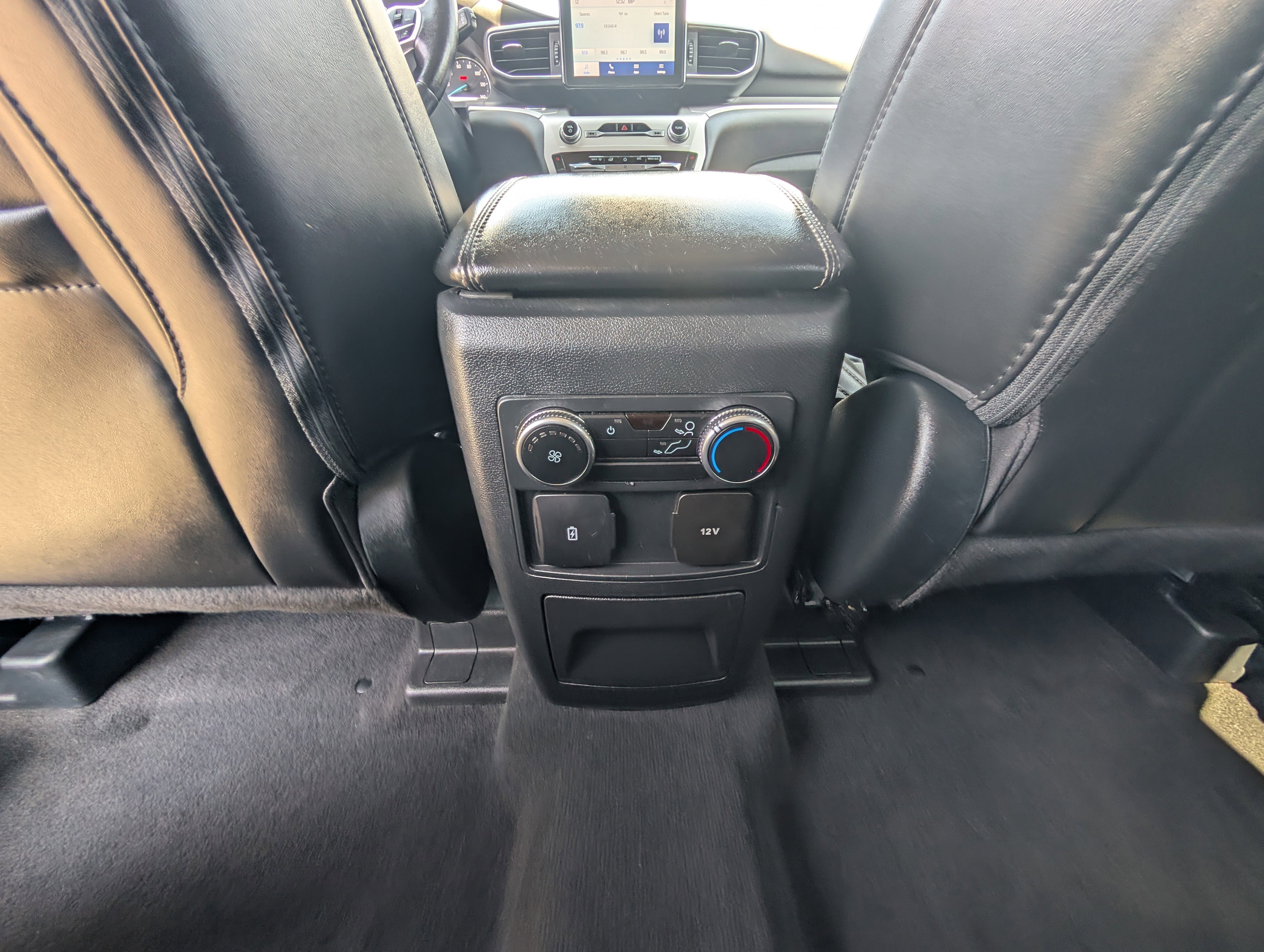 Certified 2022 Ford Explorer XLT w/ Equipment Group 202A AWD/4WD image 18