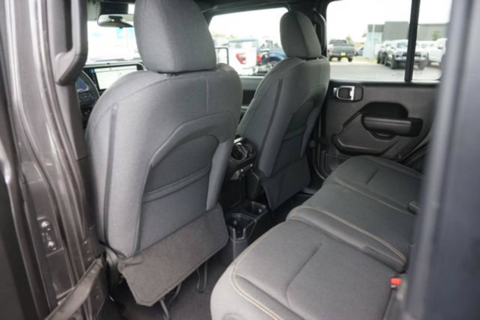Used 2025 Jeep Wrangler Unlimited Sport AWD/4WD image 11
