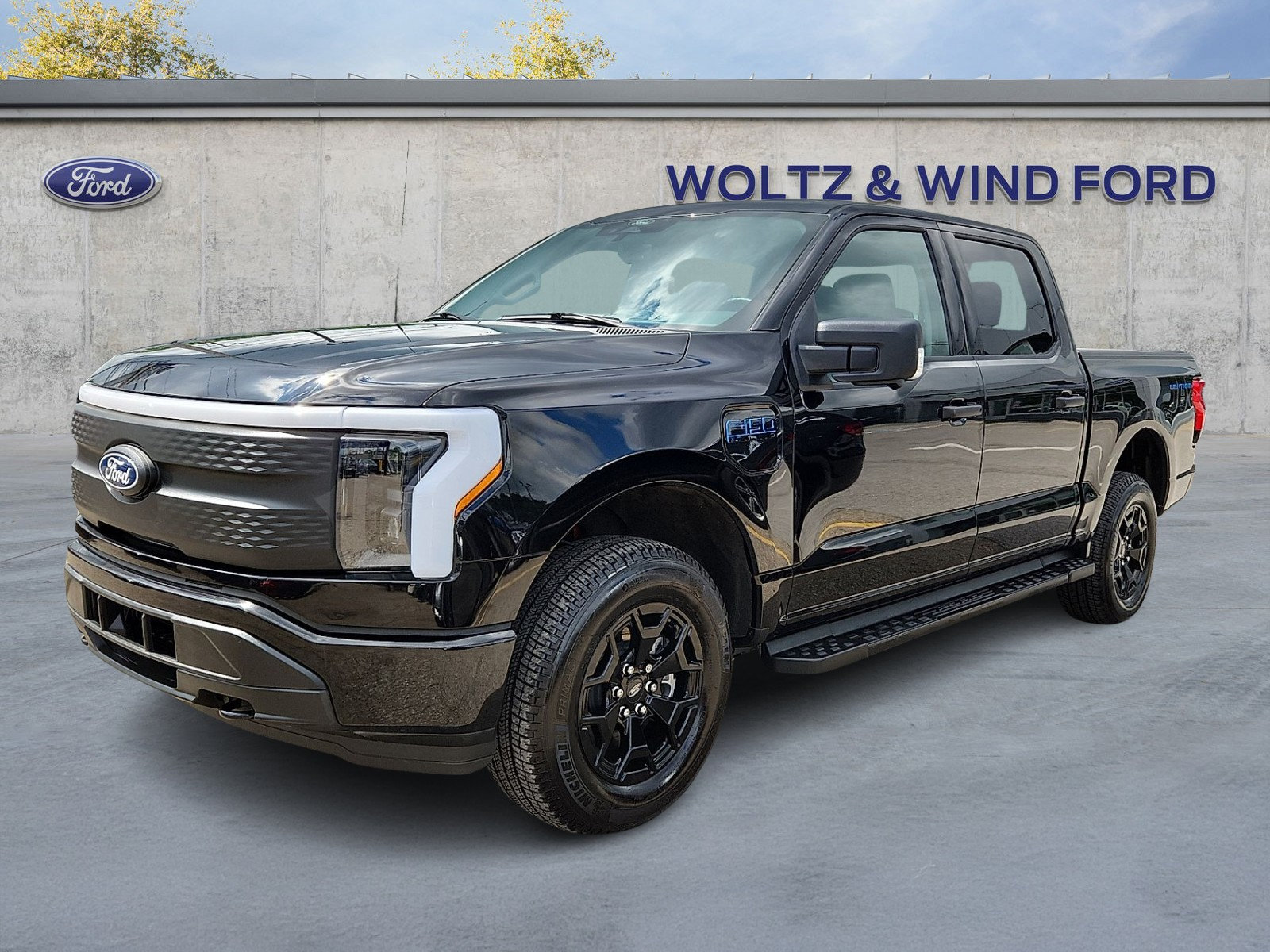 Certified 2025 Ford F150 Lightning XLT AWD/4WD image 3