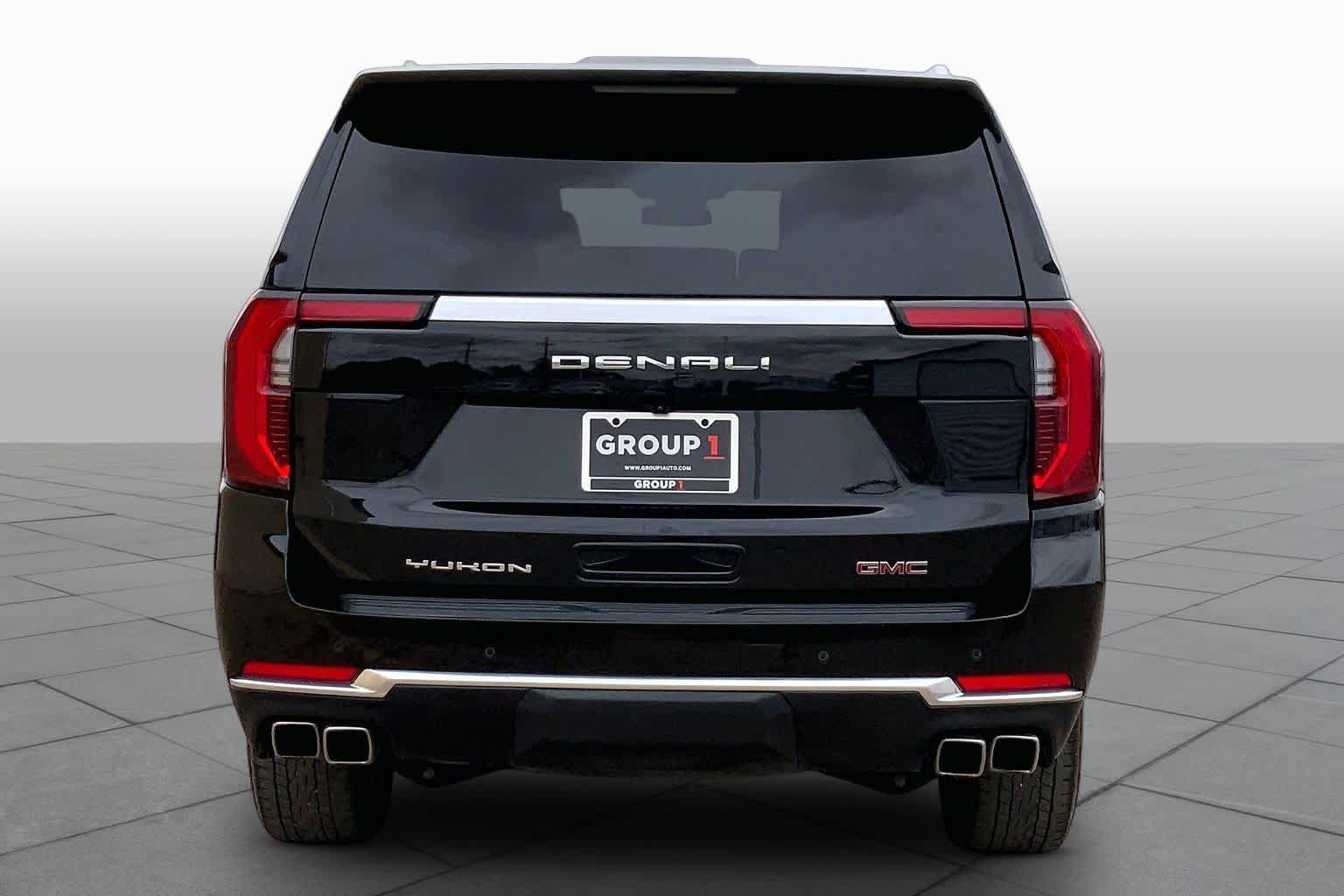 Used 2025 GMC Yukon XL Denali AWD/4WD image 5