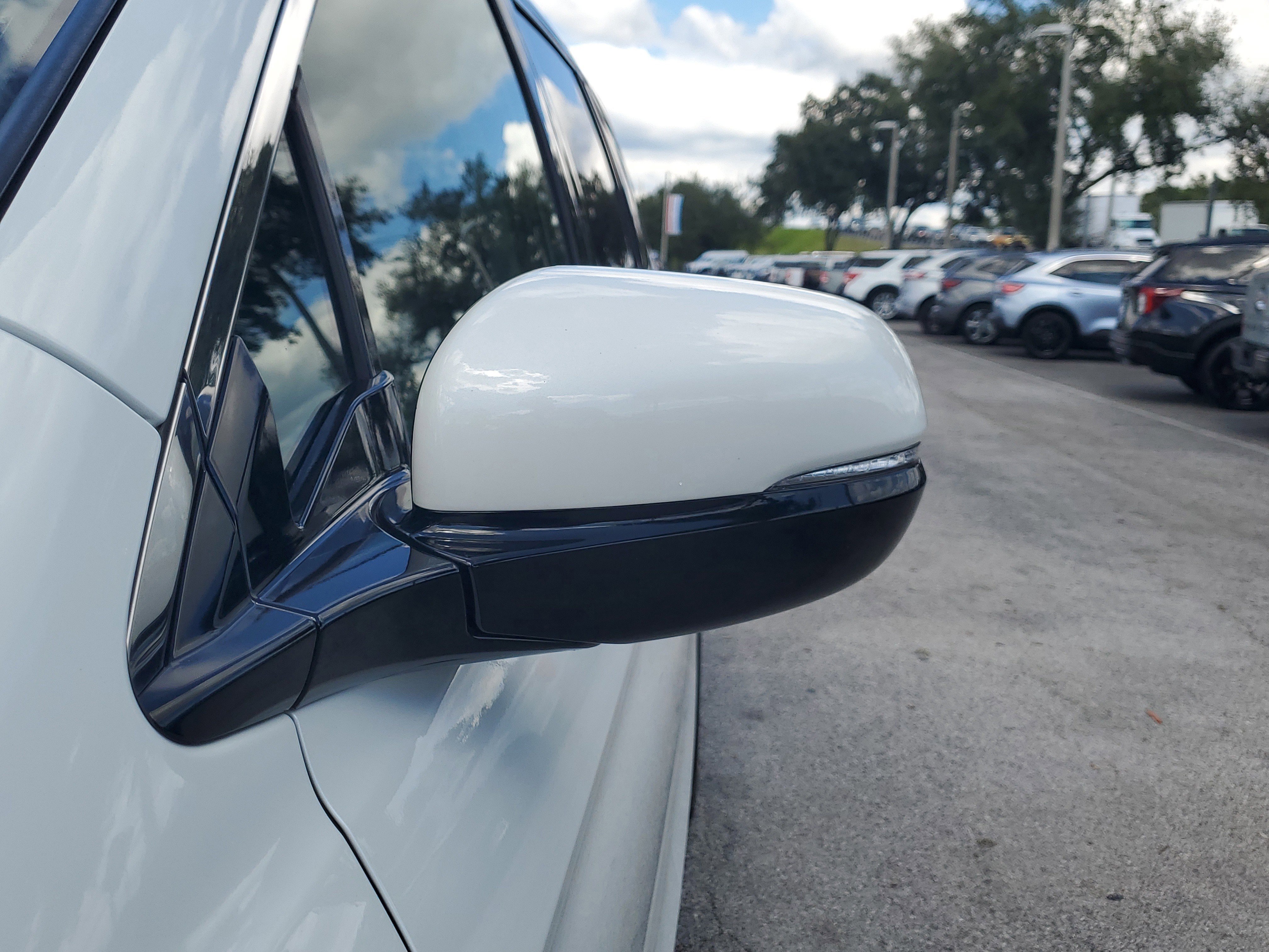 Used 2022 Honda Pilot Touring image 7