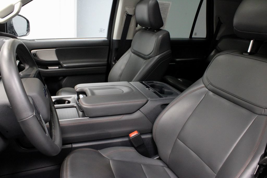 Certified 2025 Ford Expedition Active AWD/4WD image 26
