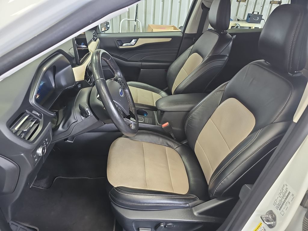 Certified 2021 Ford Escape Titanium w/ Titanium Elite Package FWD image 15