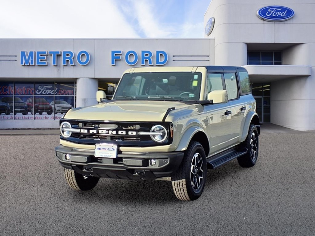 Certified 2026 Ford Bronco Outer Banks AWD/4WD image 7