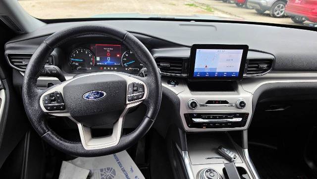 Certified 2021 Ford Explorer XLT w/ Equipment Group 202A AWD/4WD image 9
