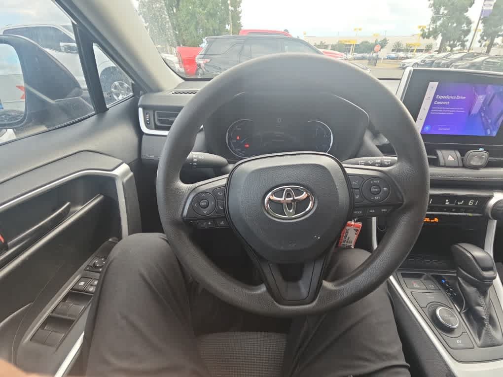 Used 2024 Toyota RAV4 LE AWD/4WD image 15