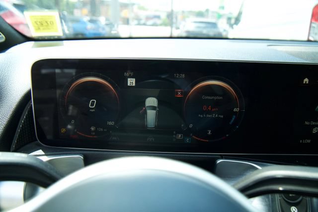 Used 2021 Mercedes-Benz GLB 250 4MATIC w/ Premium Package image 24