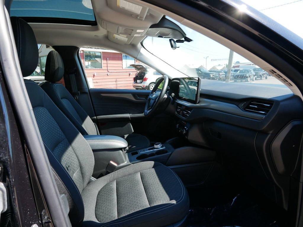 Certified 2025 Ford Escape Active w/ Tech Pack #1 AWD/4WD image 8