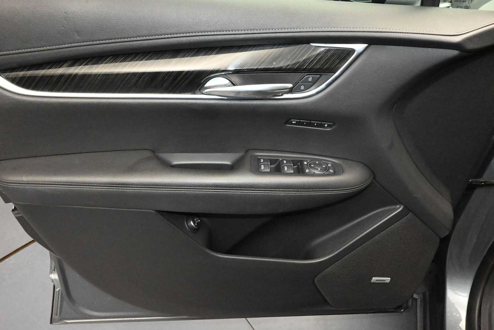 Used 2022 Cadillac XT6 Premium Luxury AWD/4WD image 9