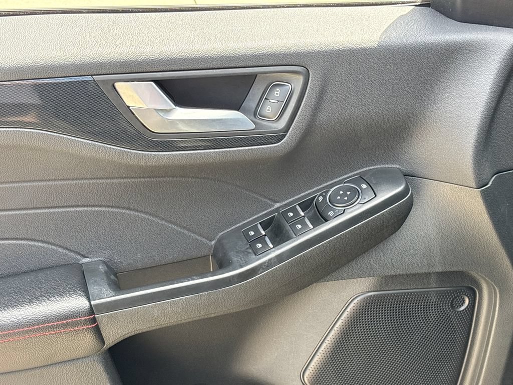 Certified 2025 Ford Escape ST-Line FWD image 17