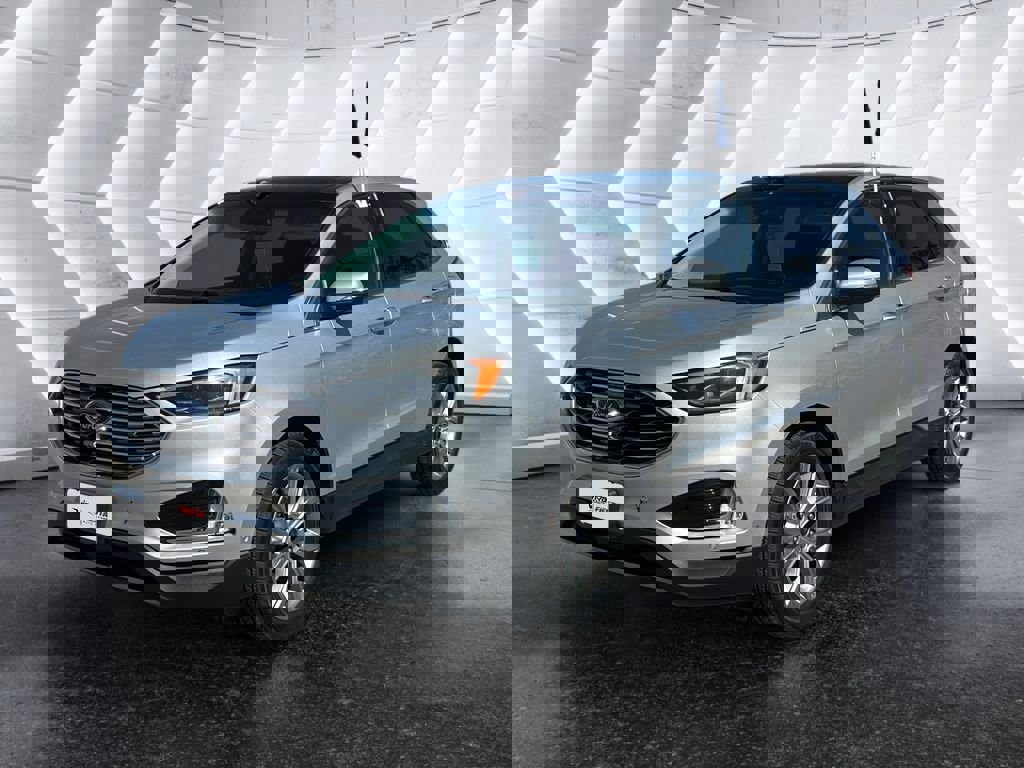 Certified 2019 Ford Edge Titanium w/ Equipment Group 301A image 3