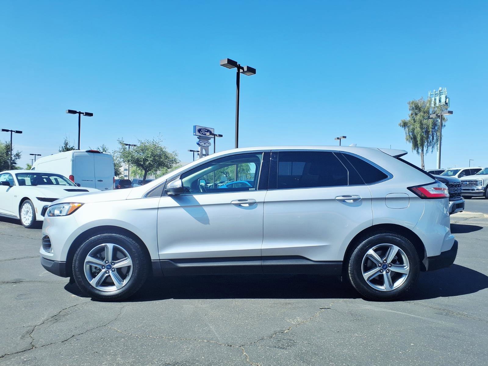 Certified 2019 Ford Edge SEL w/ Equipment Group 201A AWD/4WD image 3