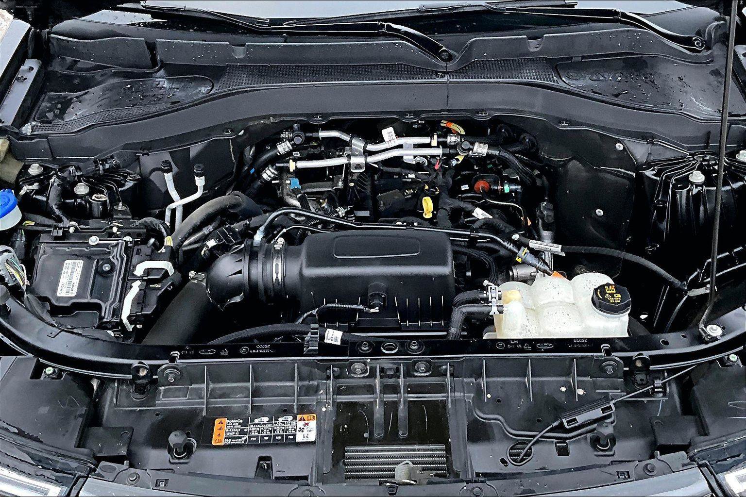 Certified 2022 Ford Explorer XLT w/ Equipment Group 202A image 25