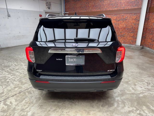 Certified 2023 Ford Explorer XLT image 4