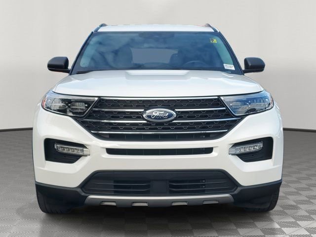 Certified 2023 Ford Explorer XLT w/ Equipment Group 202A image 6