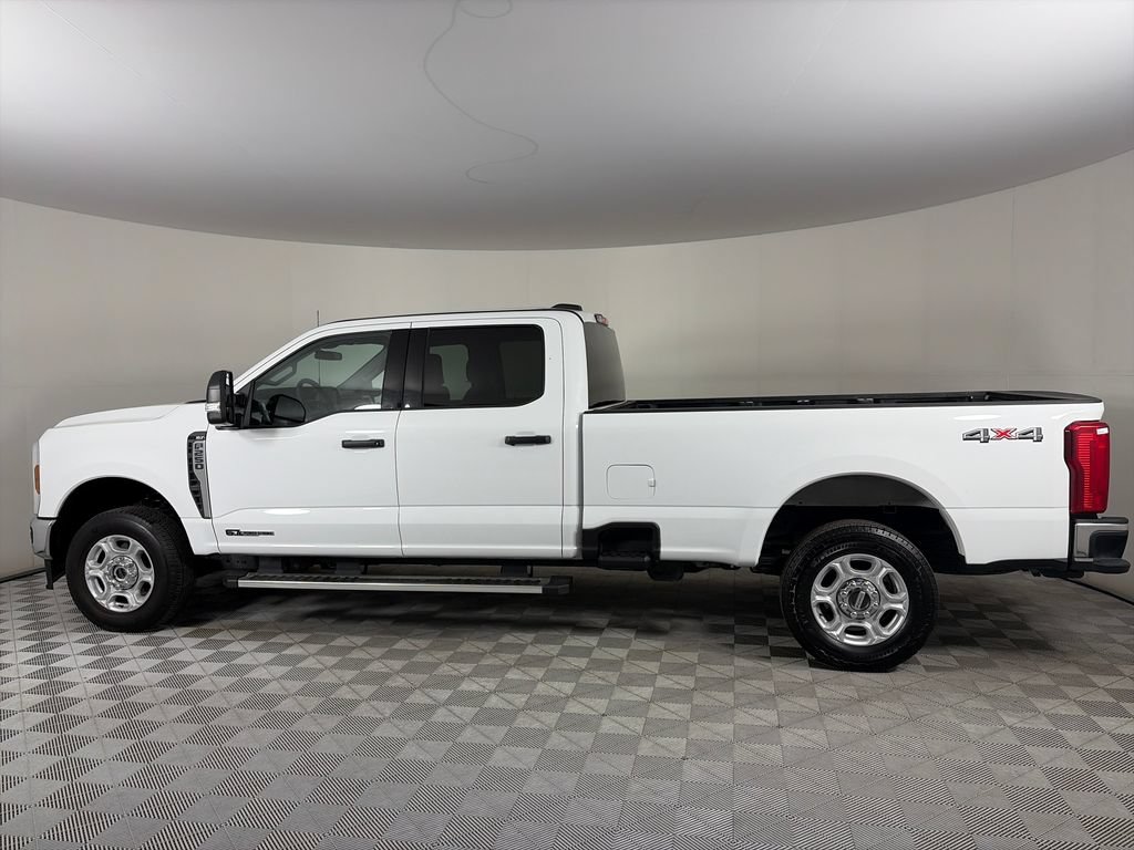 Certified 2025 Ford F250 XLT AWD/4WD image 4
