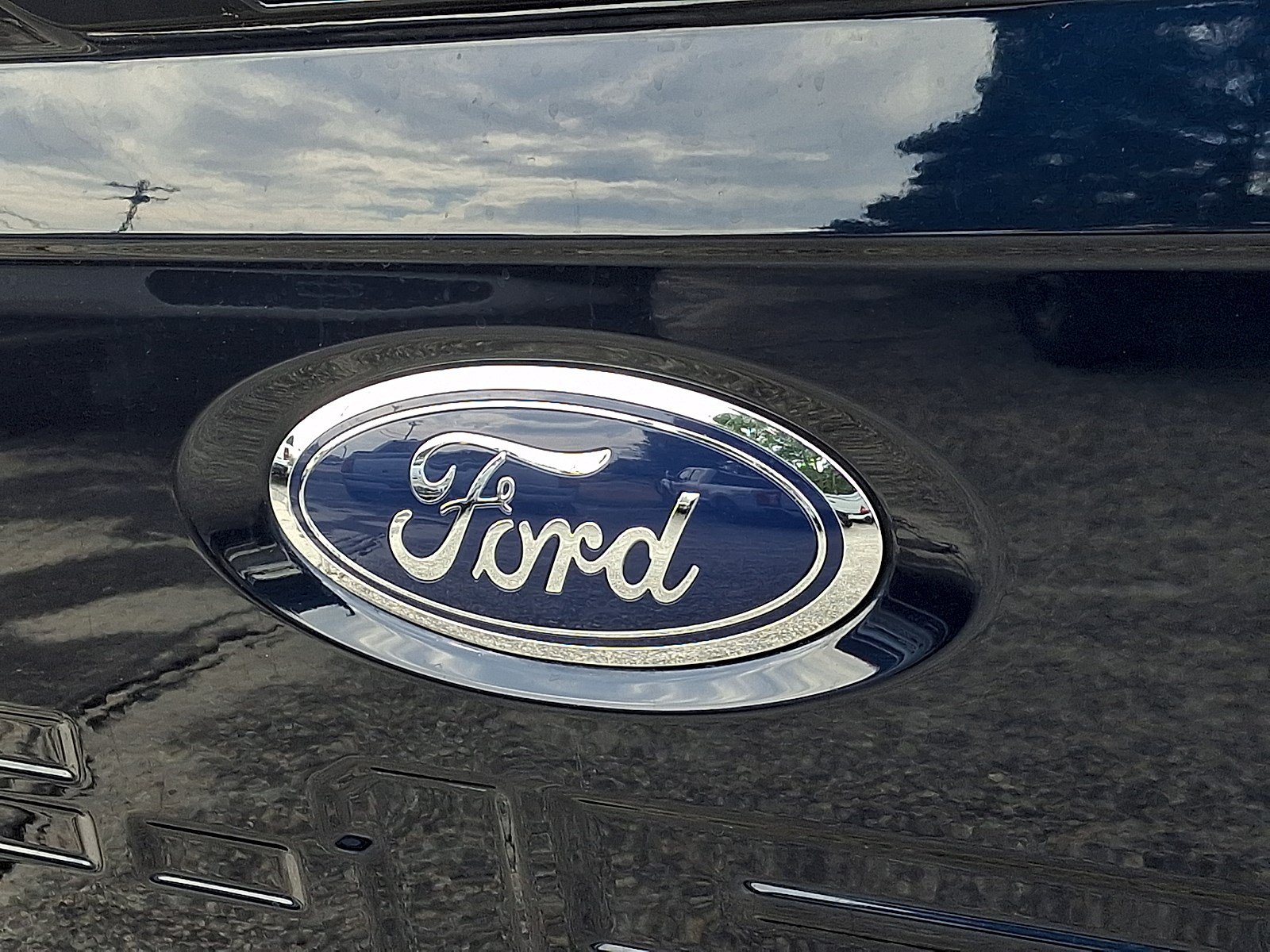 Certified 2023 Ford F150 Lariat w/ Equipment Group 502A High AWD/4WD image 31