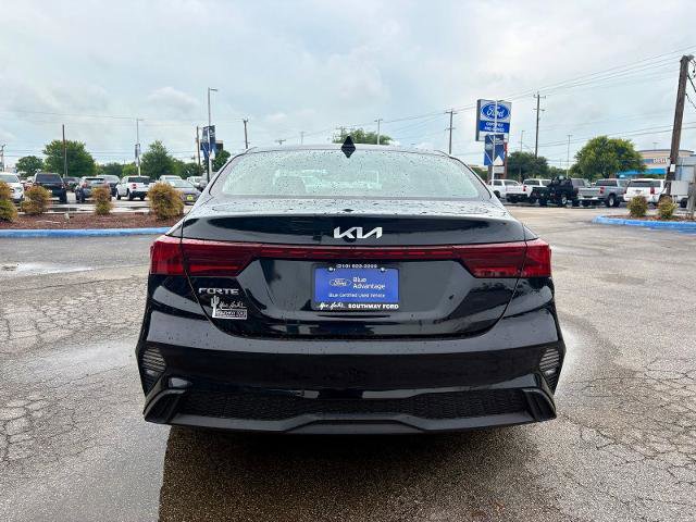 Used 2022 Kia Forte LXS FWD image 4