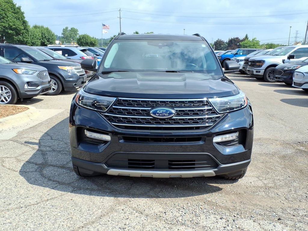 Certified 2023 Ford Explorer XLT w/ Equipment Group 202A AWD/4WD image 8