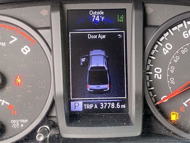 Used 2022 Toyota Tacoma SR w/ SR Convenience Package image 24